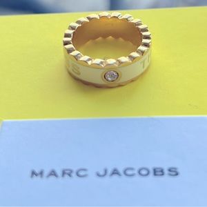 Marc Jacobs The Medallion Ring Scalloped, Size 6